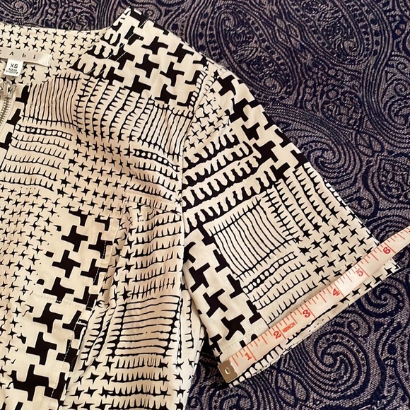 Short sleeve Cropped jacket - Picture 11 of 11